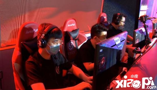 《街头篮球》FSPL新秀故事会：崛起的彩虹战队表哥